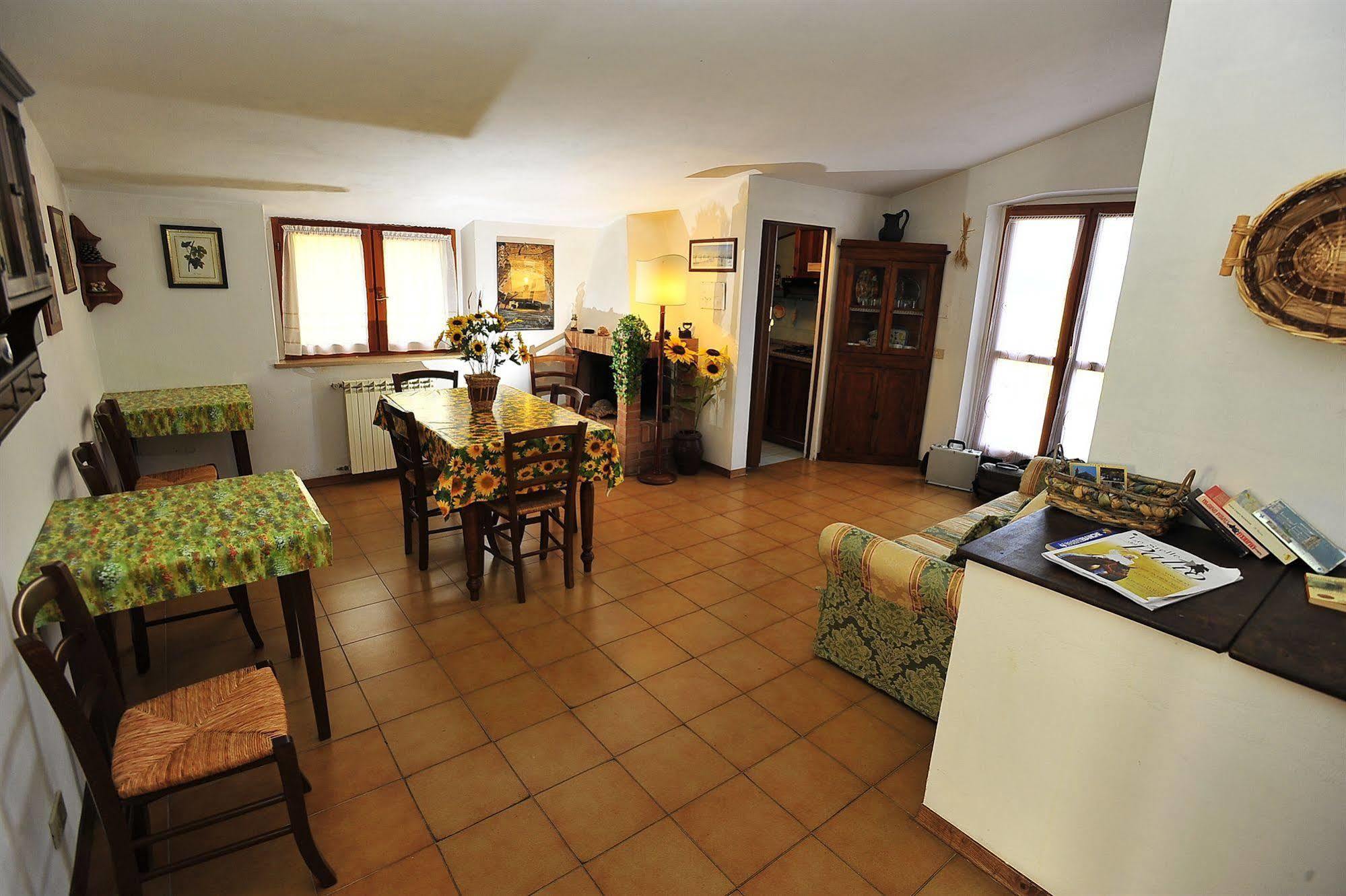 Agriturismo Malafrasca Сиена Экстерьер фото