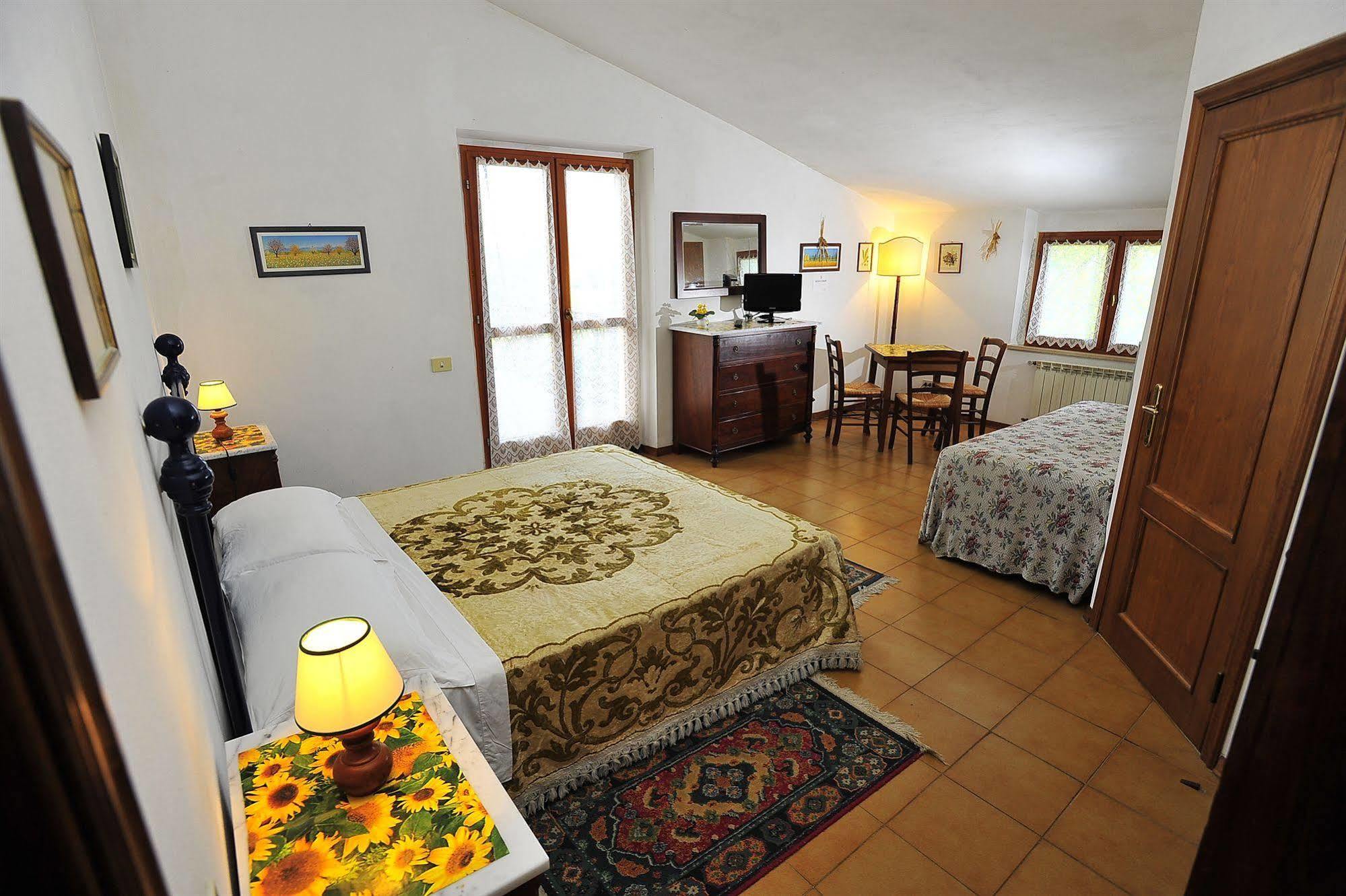 Agriturismo Malafrasca Сиена Экстерьер фото