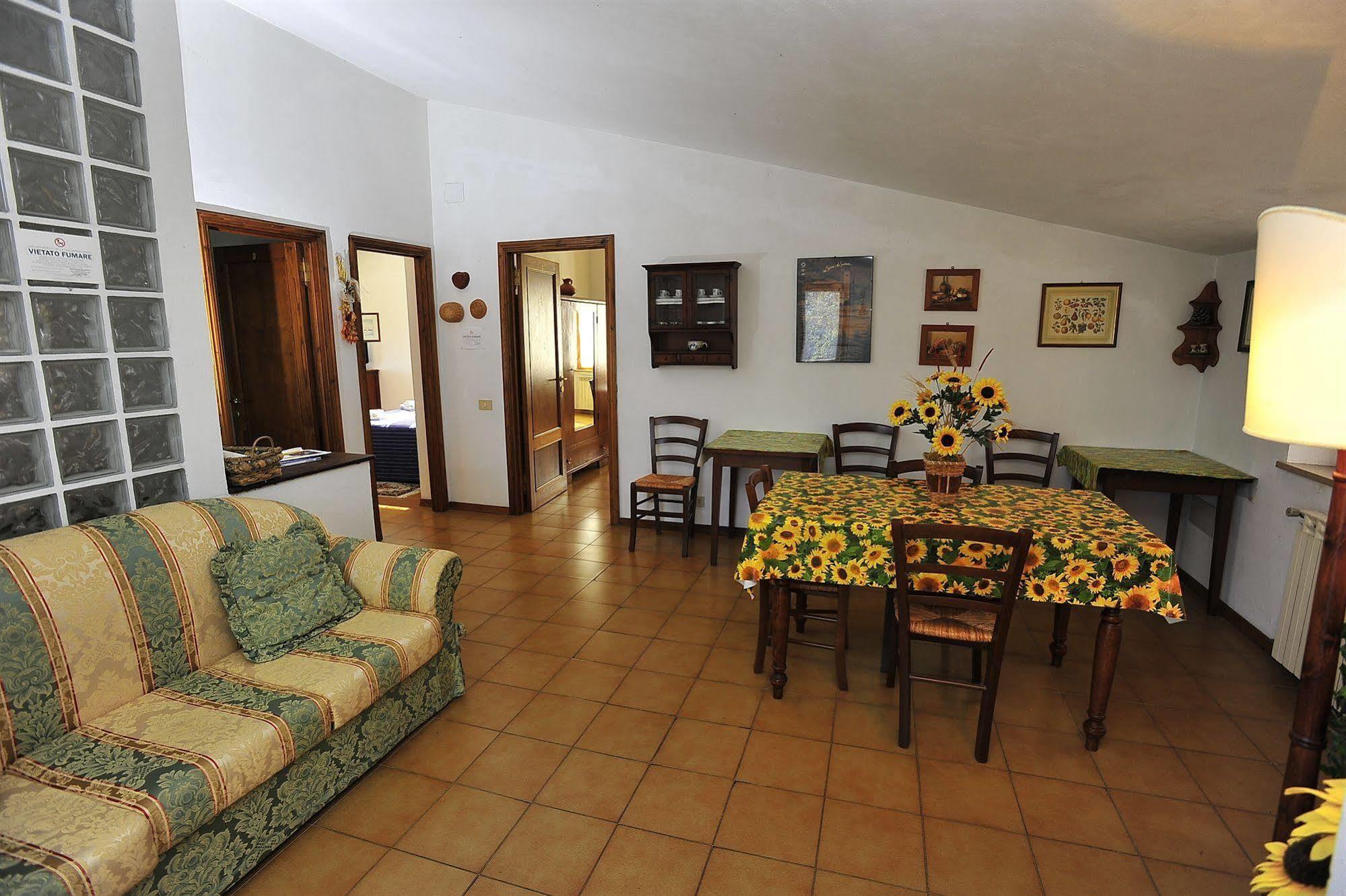 Agriturismo Malafrasca Сиена Экстерьер фото